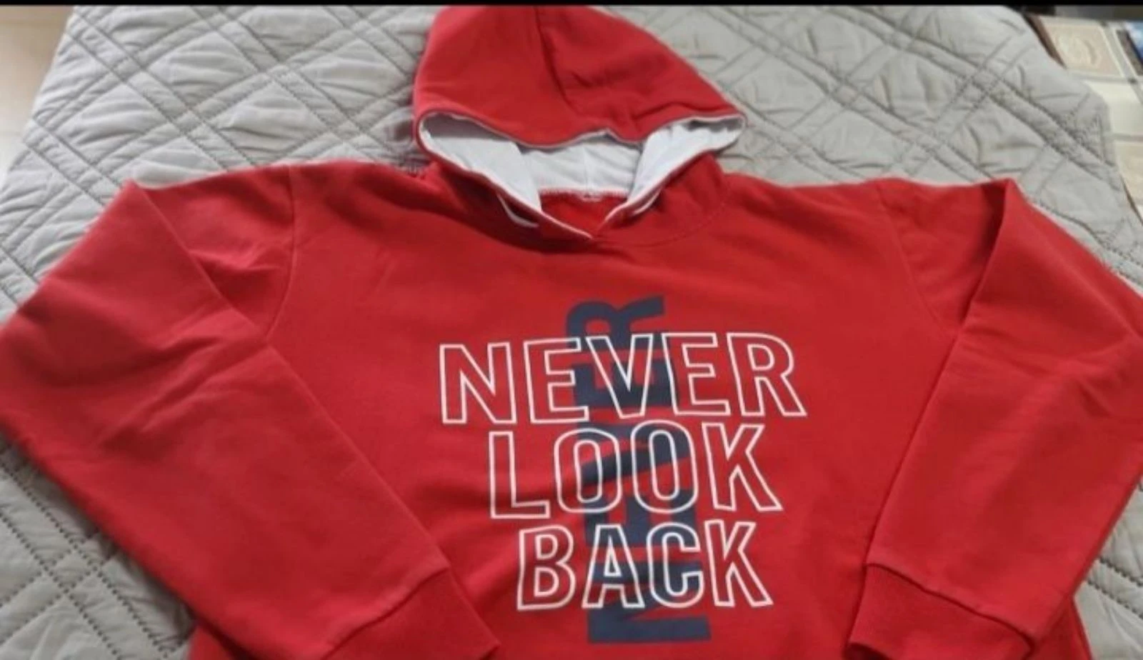 Red sweatshirt - boy - 14 years – photo 2